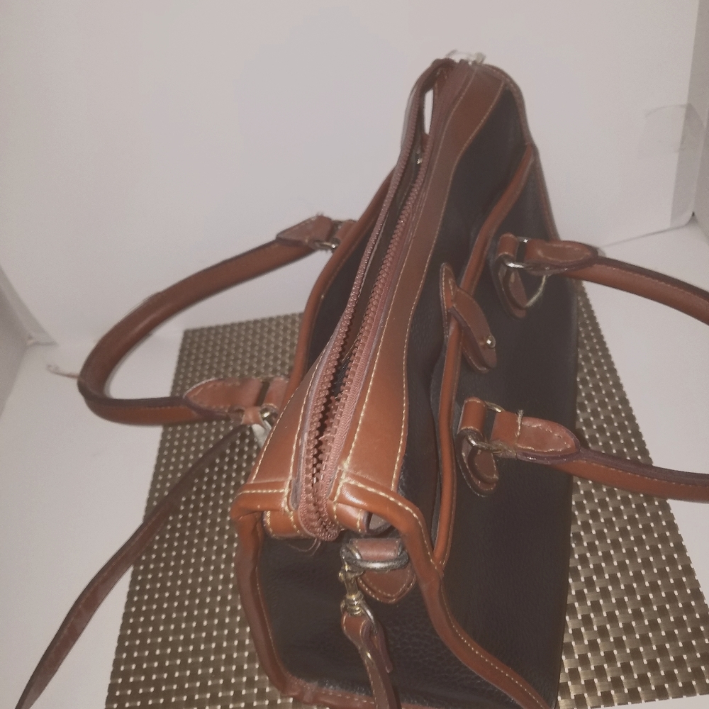 Dooney& Bourke womans purse